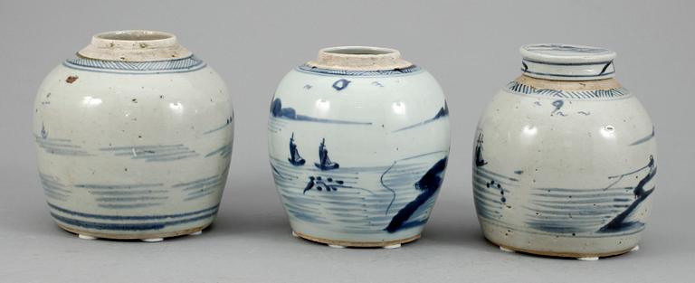 BOJANER / INGEFÄRSKRUS, 3 st, porslin. Kina.