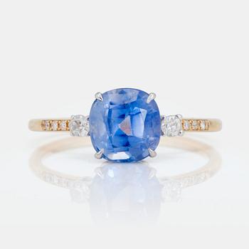 1053. A circa 2.00ct unheated sapphire and brilliant-cut diamond ring. Certificate from GCS on the sapphire.