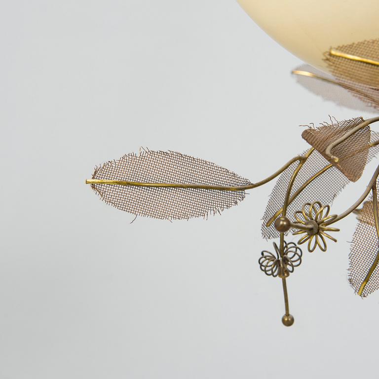 Paavo Tynell, A mid-20th-century '9029/4' chandelier for Taito, Finland.