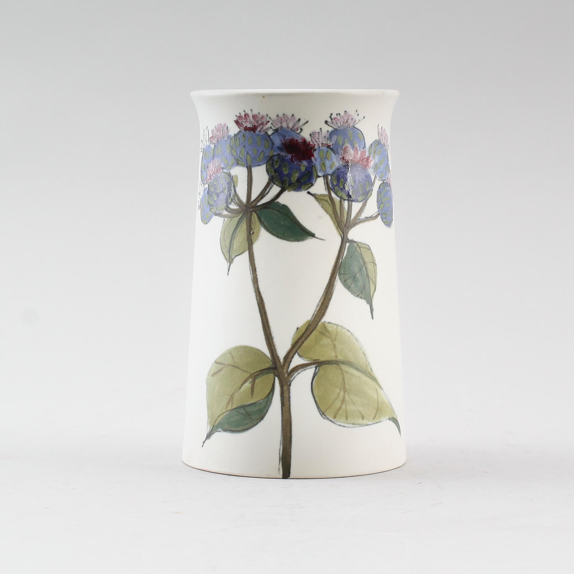 VAS, stengods, Hilkka-Liisa Ahola, signerad, Arabia, Finland.