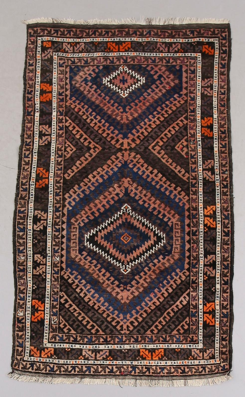 MATTA, persisk, old. Ca 178 x 105 cm.
