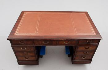 HURTSSKRIVBORD, England, 1900-talets andra hälft.