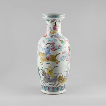 GOLVURNA, porslin, Kina, 1900-tal.