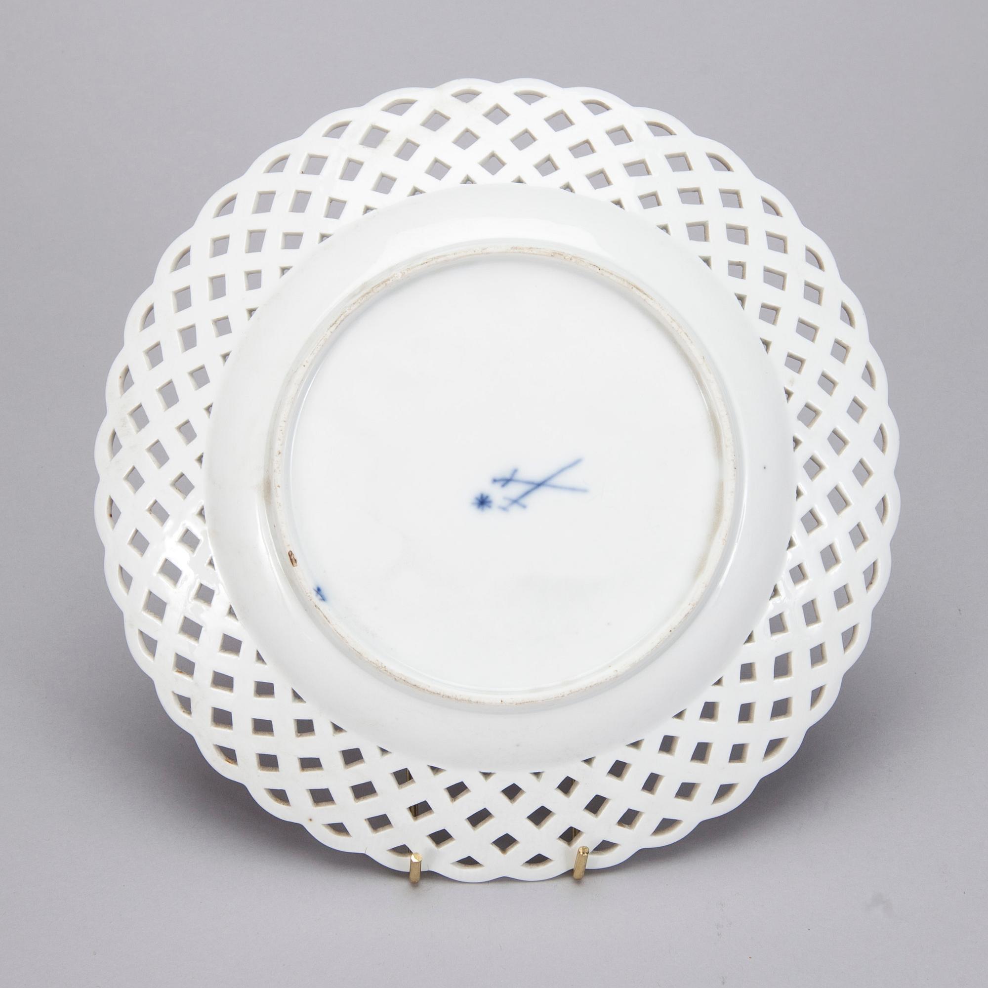 TALLRIK, porslin, Meissen 1800-tal.
