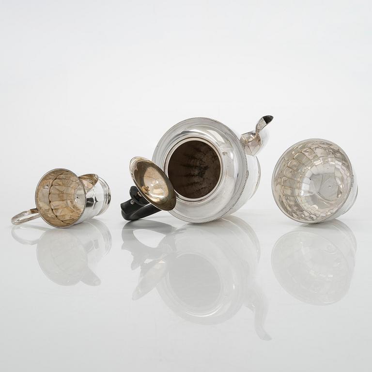 Teekalusto, 3 osaa, sterlinghopea, Sheffield Englanti, 1932 ja 1936.