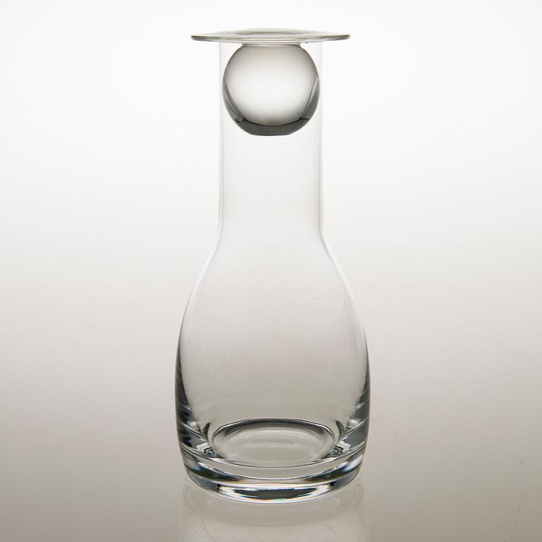 OIVA TOIKKA, Glass carafe model 1563, Nuutajärvi. Design year 1966.