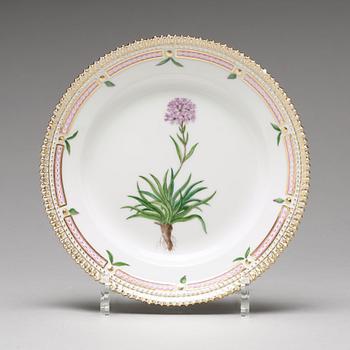 A set of 7 Royal Copenhagen "Flora Dancia" dishes, Denmark, 20th Century.