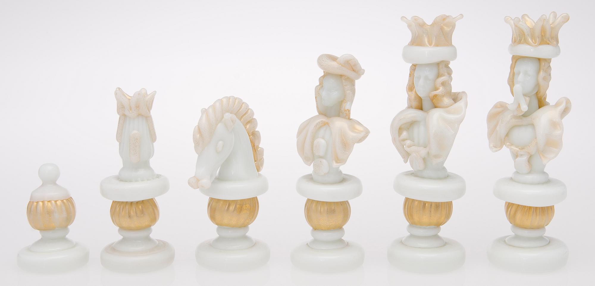 A PAULY & CIA MURANO CHESS BOARD.