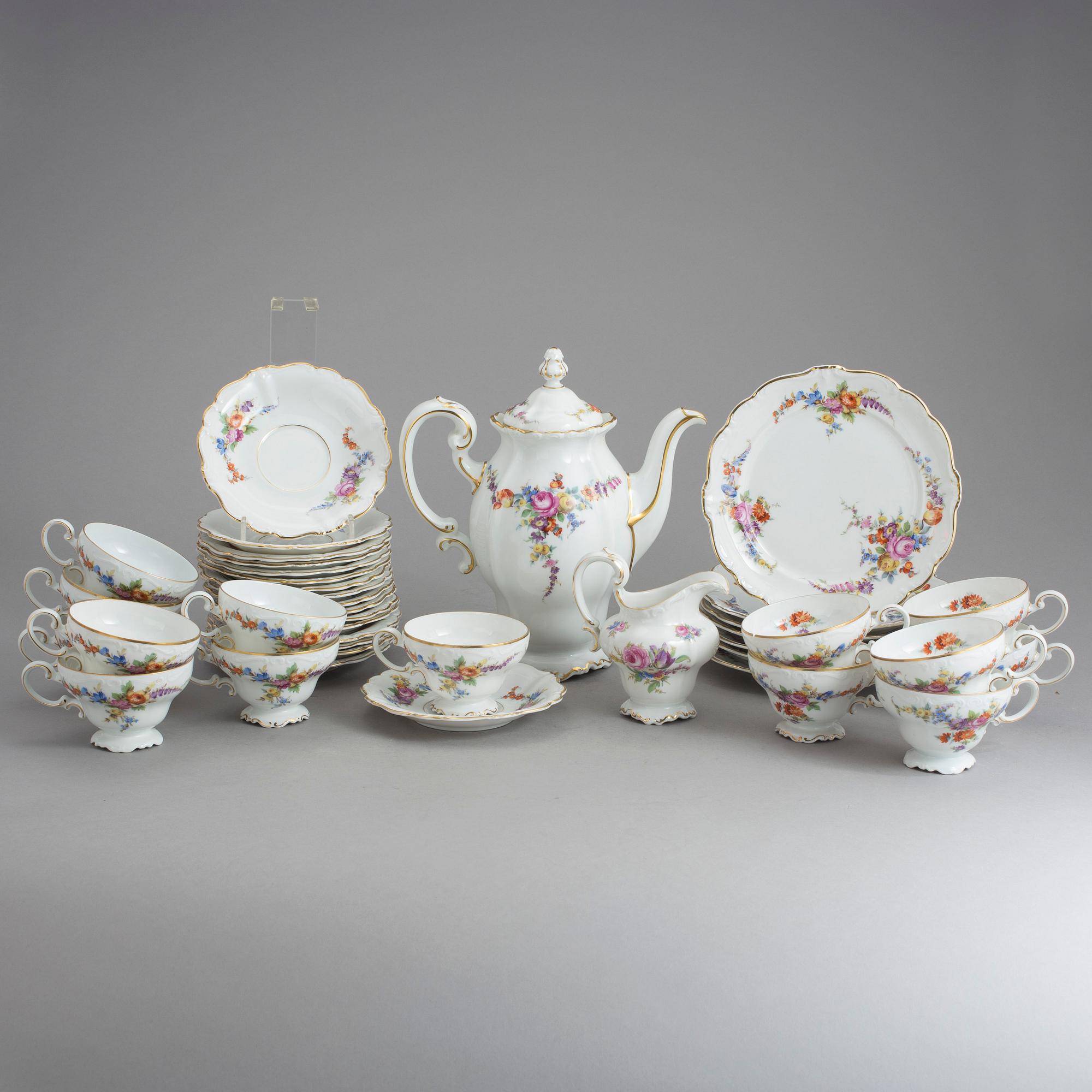 KAFFESERVIS, 23 delar, delar, porslin, "Pompadour", Rosenthal, 1900-talets första hälft.