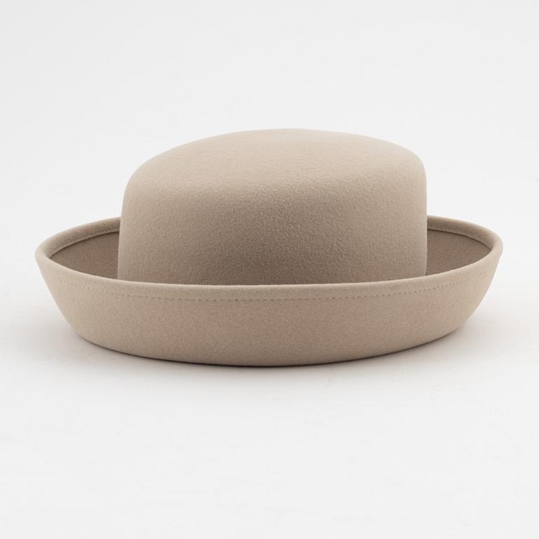 Chanel, a rabit hair hat with ribbon, size S.