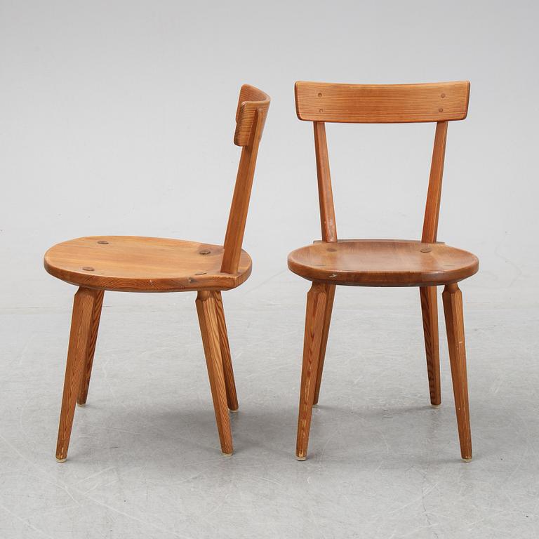 A set of six pine chairs, second half of the 20th Century.