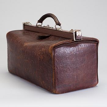 DOKTORSVÄSKA, 1900-talets början.