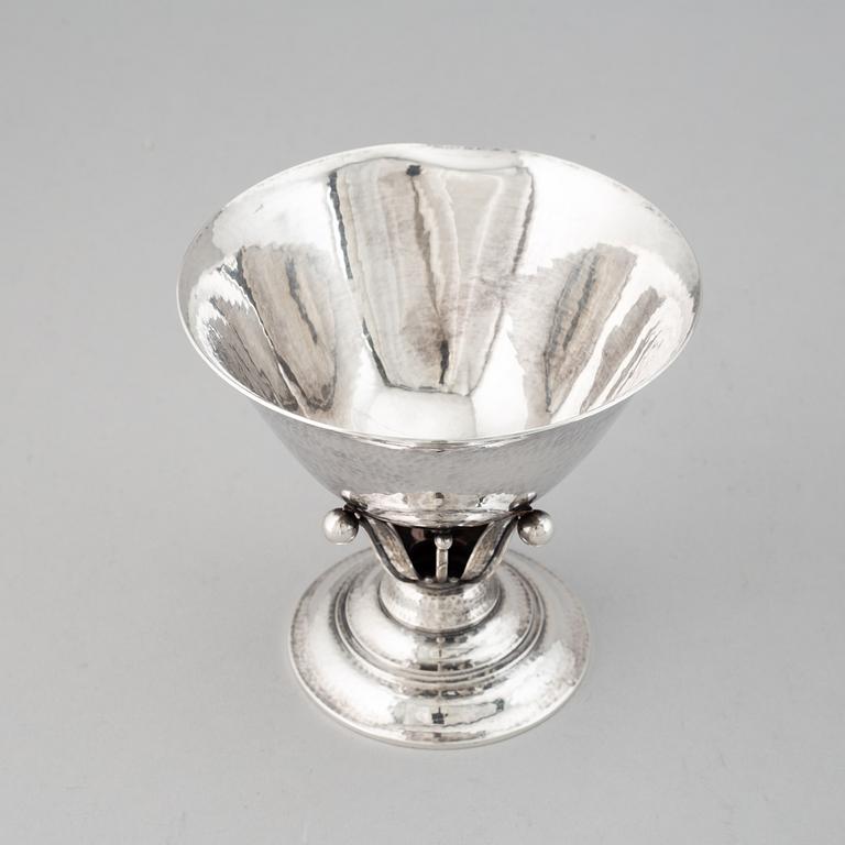 JOHAN ROHDE, a model 17A sterling silver bowl, Georg Jensen, Denmark.