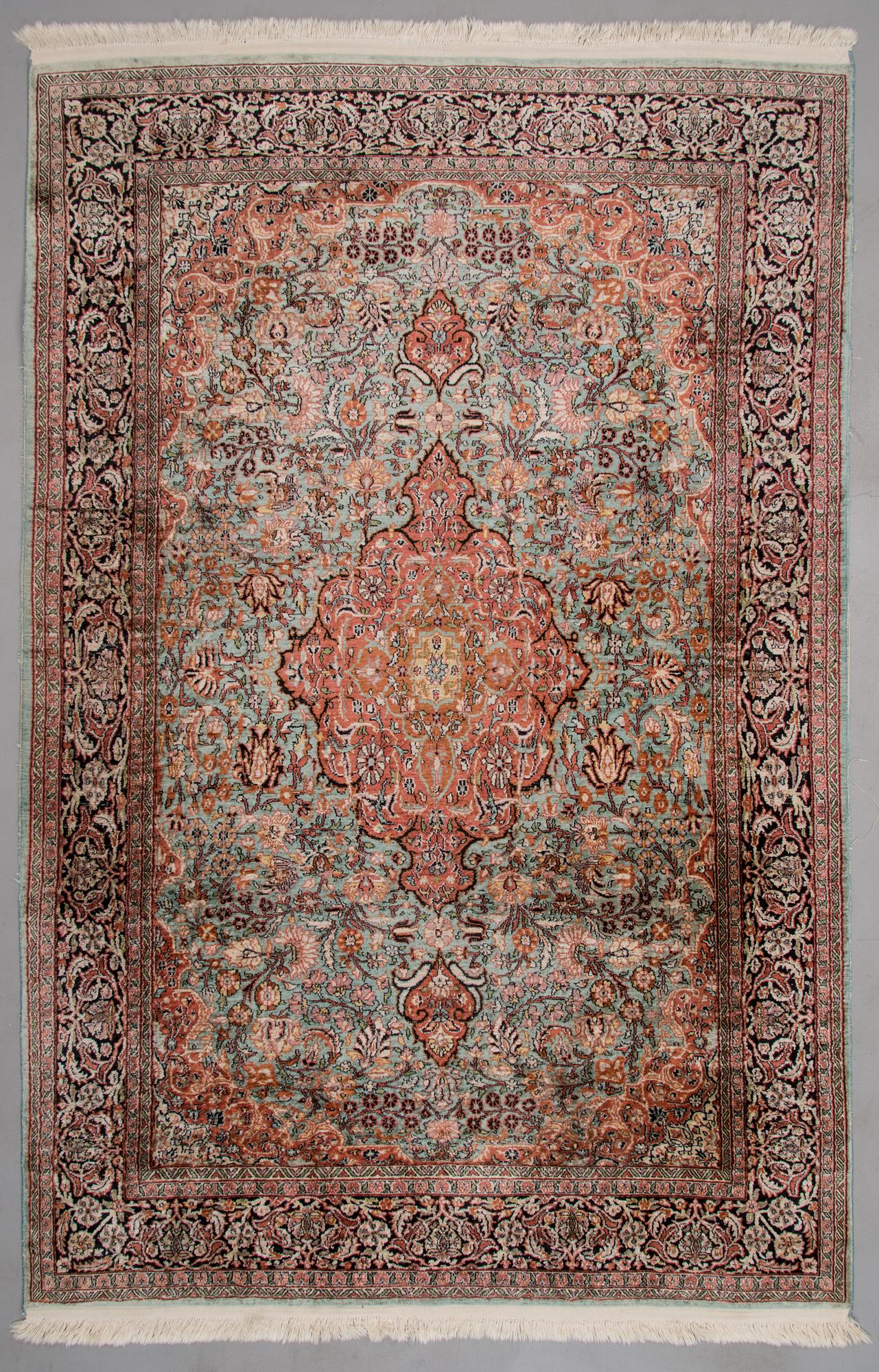 MATTA. Ca 276x185 cm.
