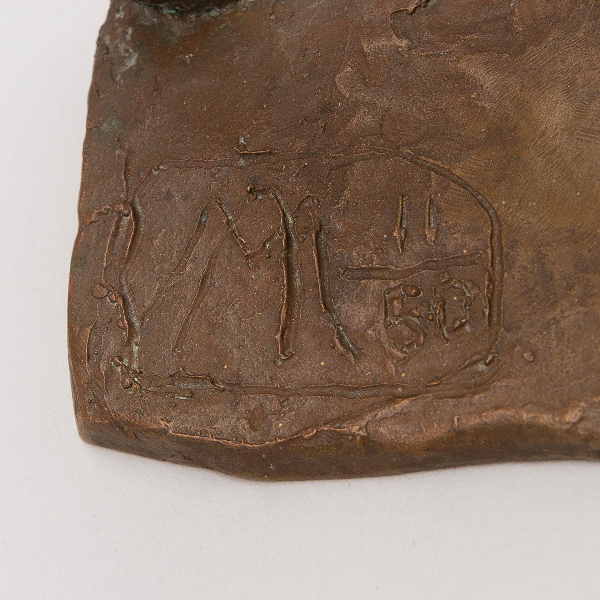 MIINA ÄKKIJYRKKÄ, veistos, pronssia,  sigeerattu.