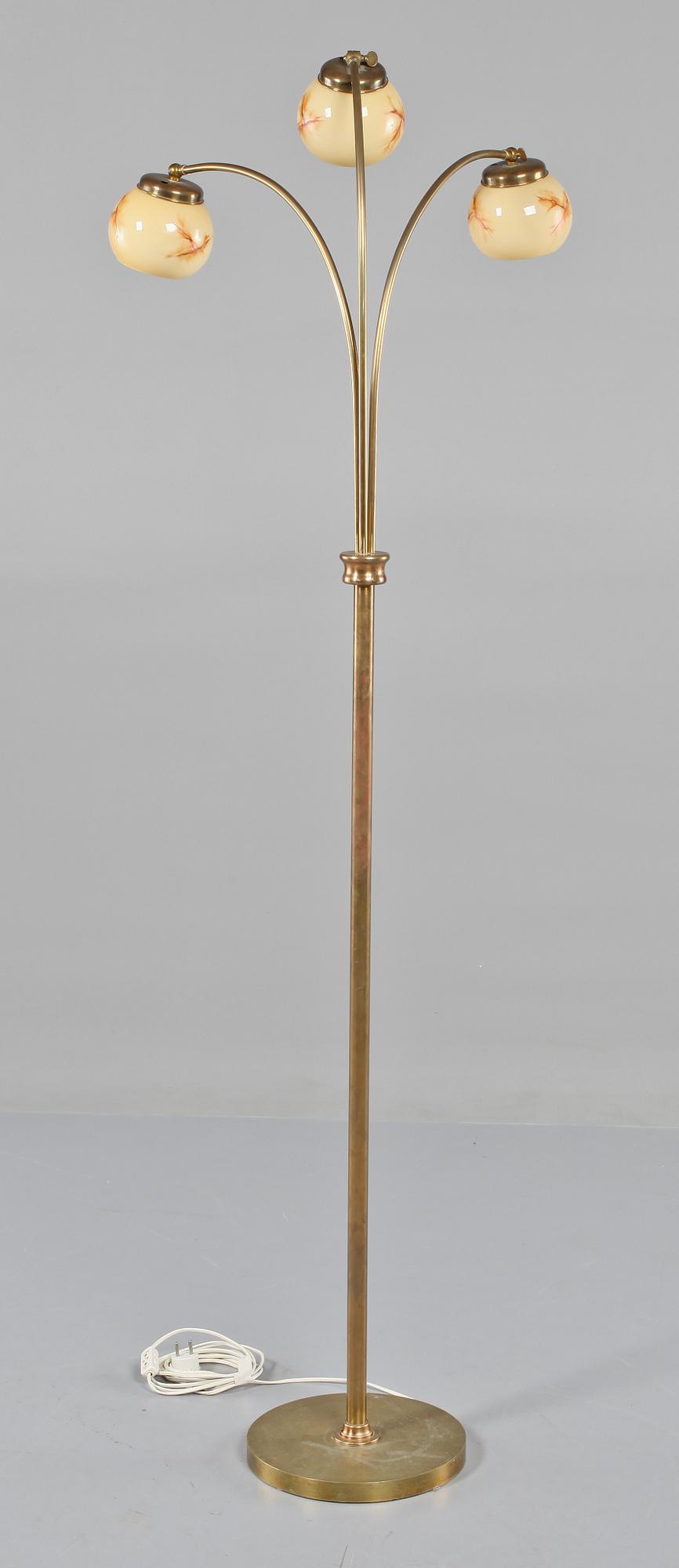 GOLVLAMPA, 1900-talets första hälft.