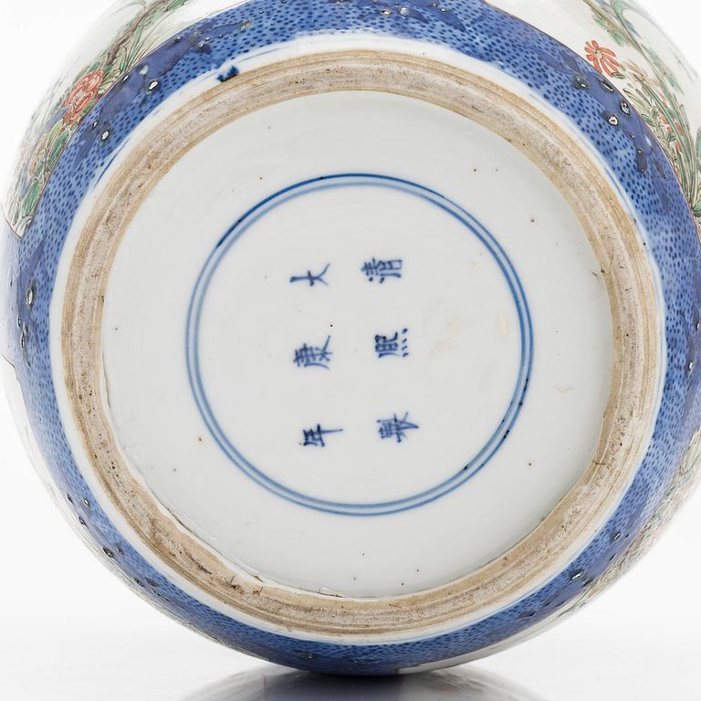 A Kangxi style porcelain urn, China, 20th century.