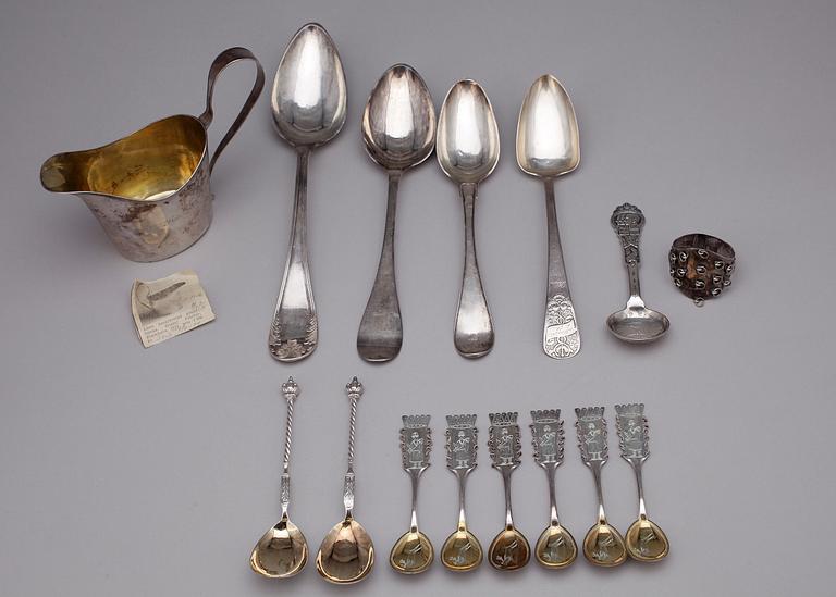 PARTI SILVER, 15 delar, bl a Nils Hellberg, Stockholm, verksam 1784- 1801. Totalvikt ca 539g.