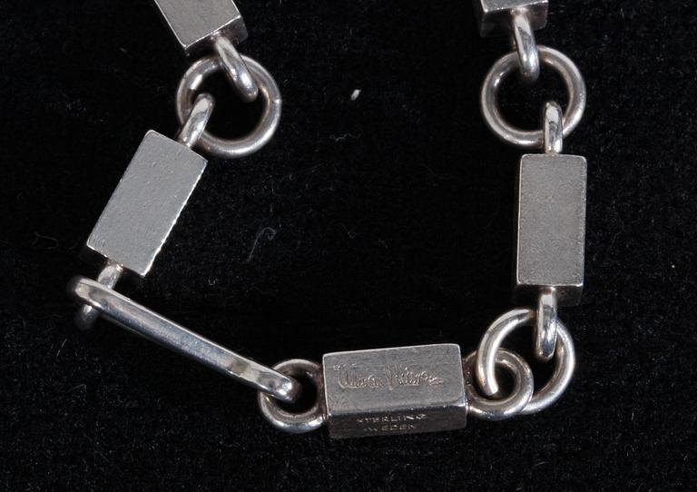 ARMBAND samt ÖRHÄNGEN, silver. Wiven Nilson, Lund 1930 resp 46.