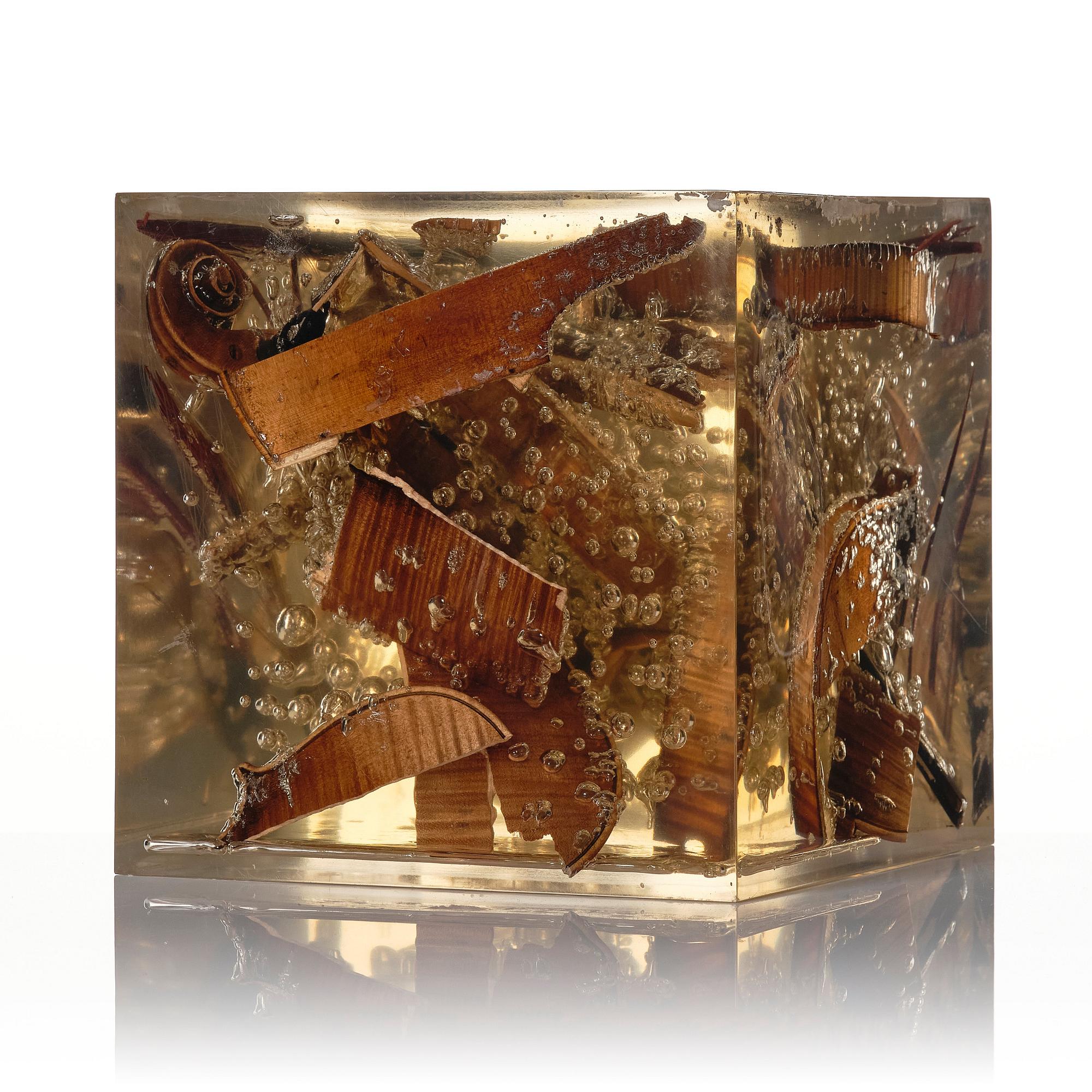 Arman (Armand Pierre Fernandez), Accumulation med fiol.