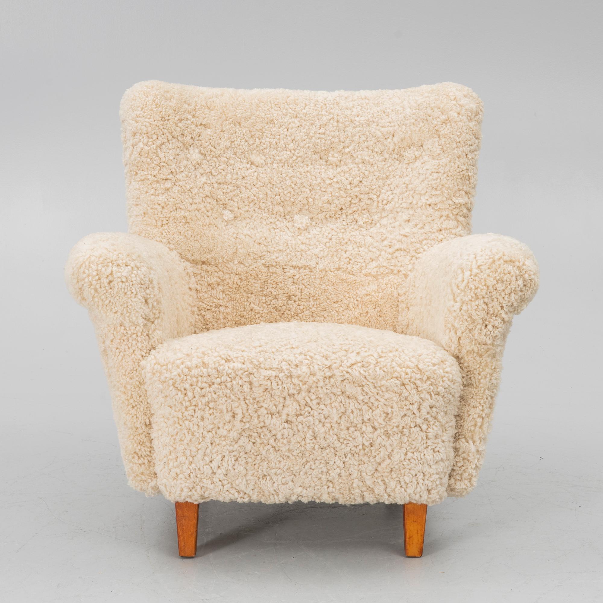 Armchair, first half of the 20th century.