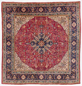 Matta, Kirman, ca 330 x 330 cm.