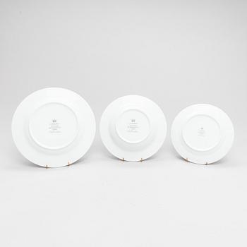 Sigvard Bernadotte, ruoka-astiasto, 36 osaa, posliini, "Christineholm"/"Marianne", Ruotsi, 2000.