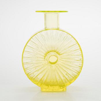 Helena Tynell, flaska, "Solflaskan", Riihimäen Lasi Oy. I produktion 1964-1974.