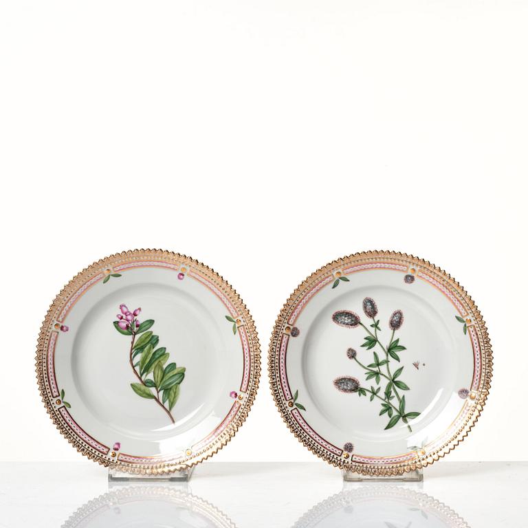 A set of 12 Royal Copenhagen 'Flora Danica' dishes, Denmark, 20th Century.