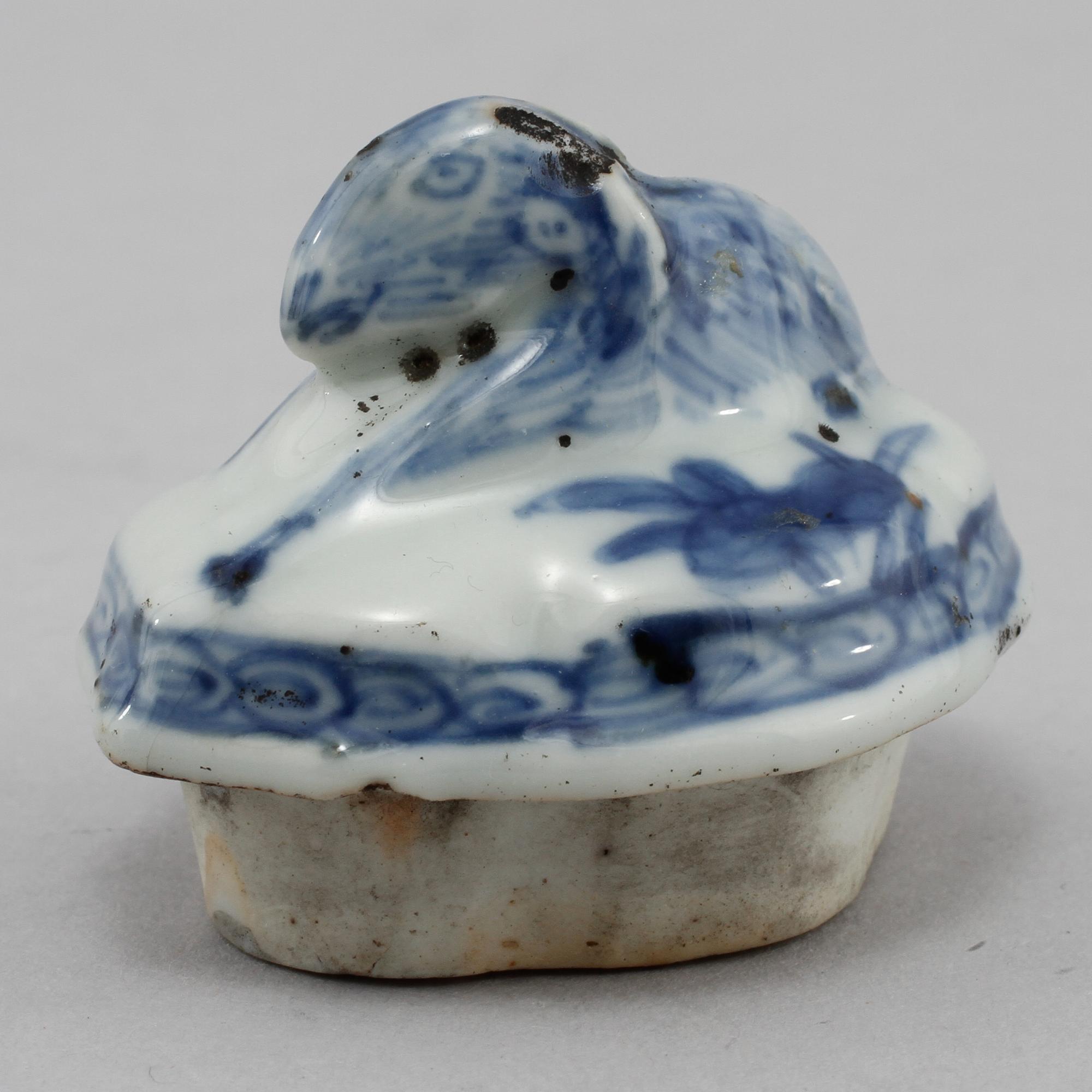 KANNA MED LOCK, porslin, Kina, 1700-tal.