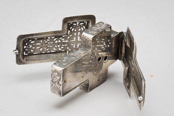 KORS MED UR/HÄNGE. 1800-tal.