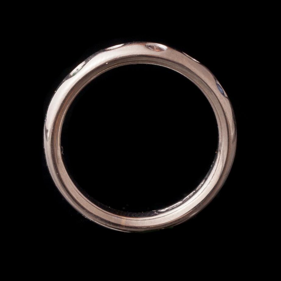 RING, 14K vitguld, färgstenar. Vikt ca 4,8 g.
