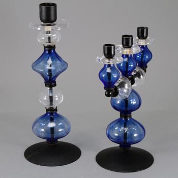 LJUSSTAKE samt KANDELABER, smide och glas, Erik Höglund, 1900-talets andra hälft.