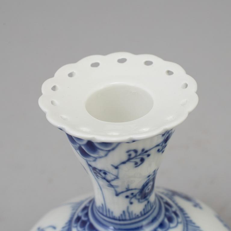 SERVIS, 44 delar, porslin, "Musselmalet", Royal Copenhagen, Danmark.