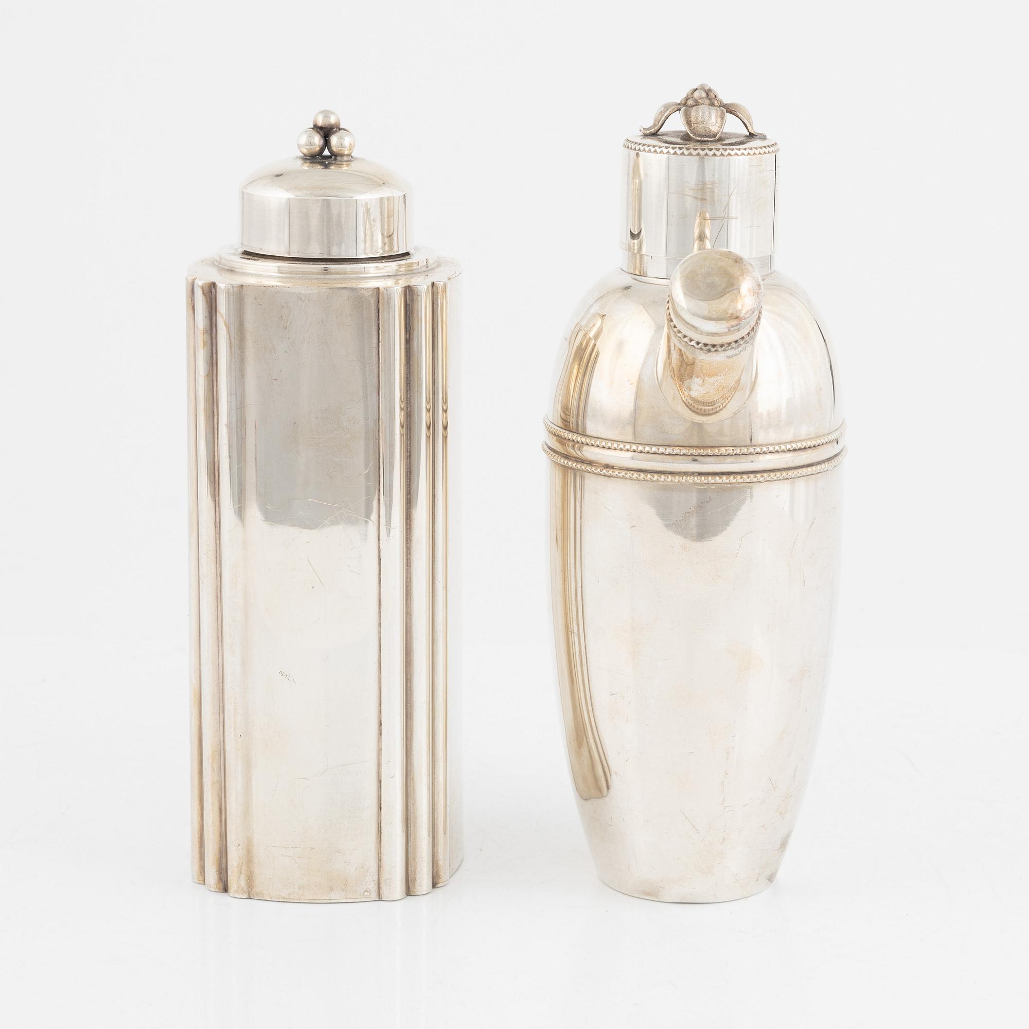 Cocktailshakers, 2 st, Bl.a Tage Göthlin för Tesi, 1940/50-tal.