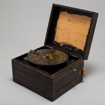 A GERMAN MUSICAL BOX, with 23 songs, 19th century.