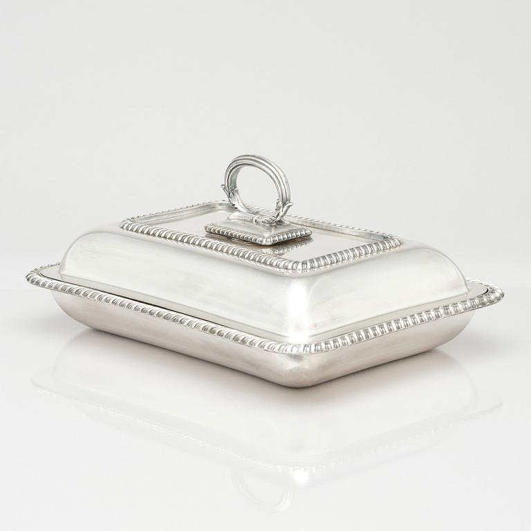 Two electro plated lidded dishes, England. Alva & Gunnar Myrdal Collection.