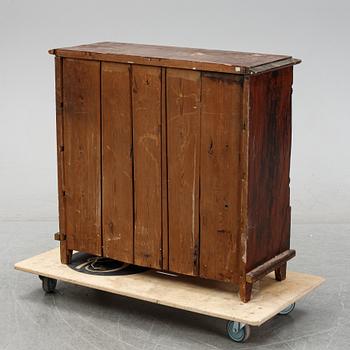 Byrå, nyrenässans, omkring år 1900.