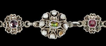 COLLIER, silver med färgade stenar, renässansstil, tidigt 1900-tal. Vikt 54g.