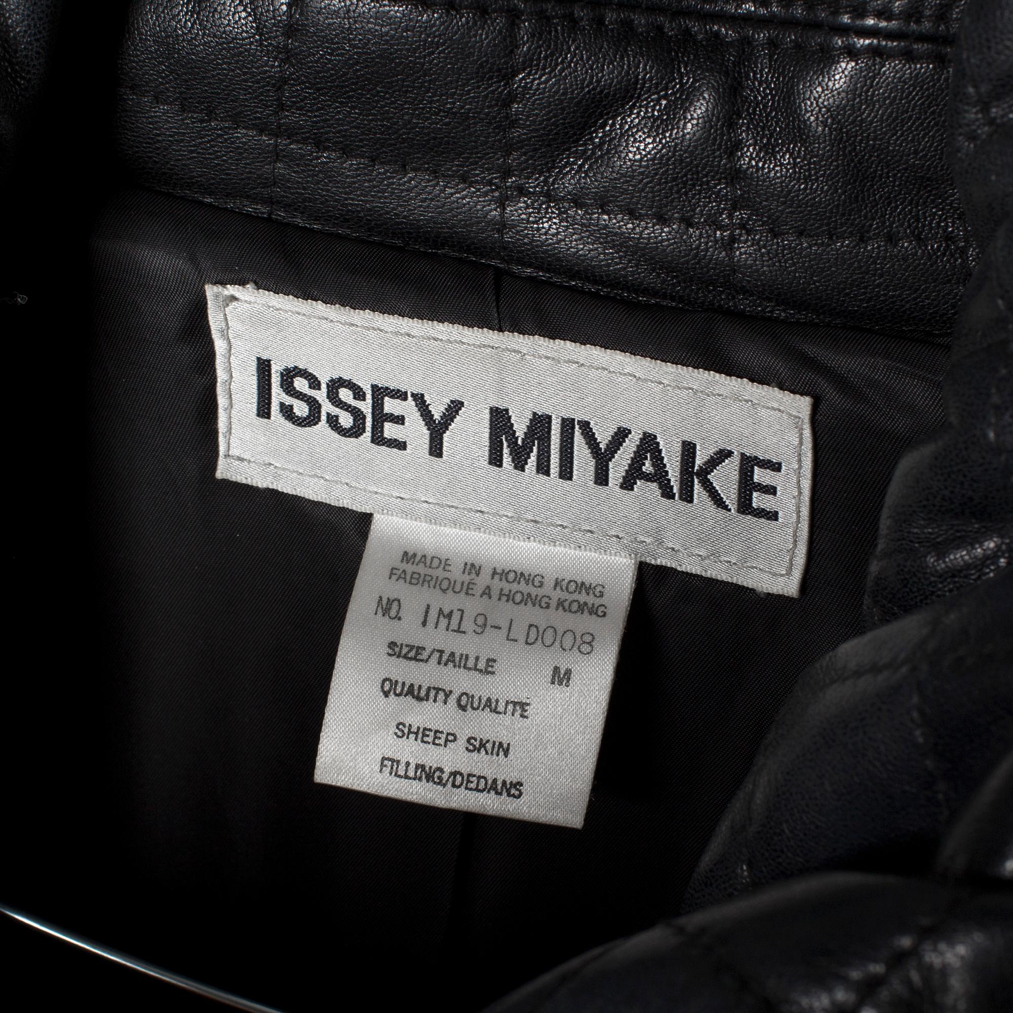 JACKA, Issey Miyake, storlek M.