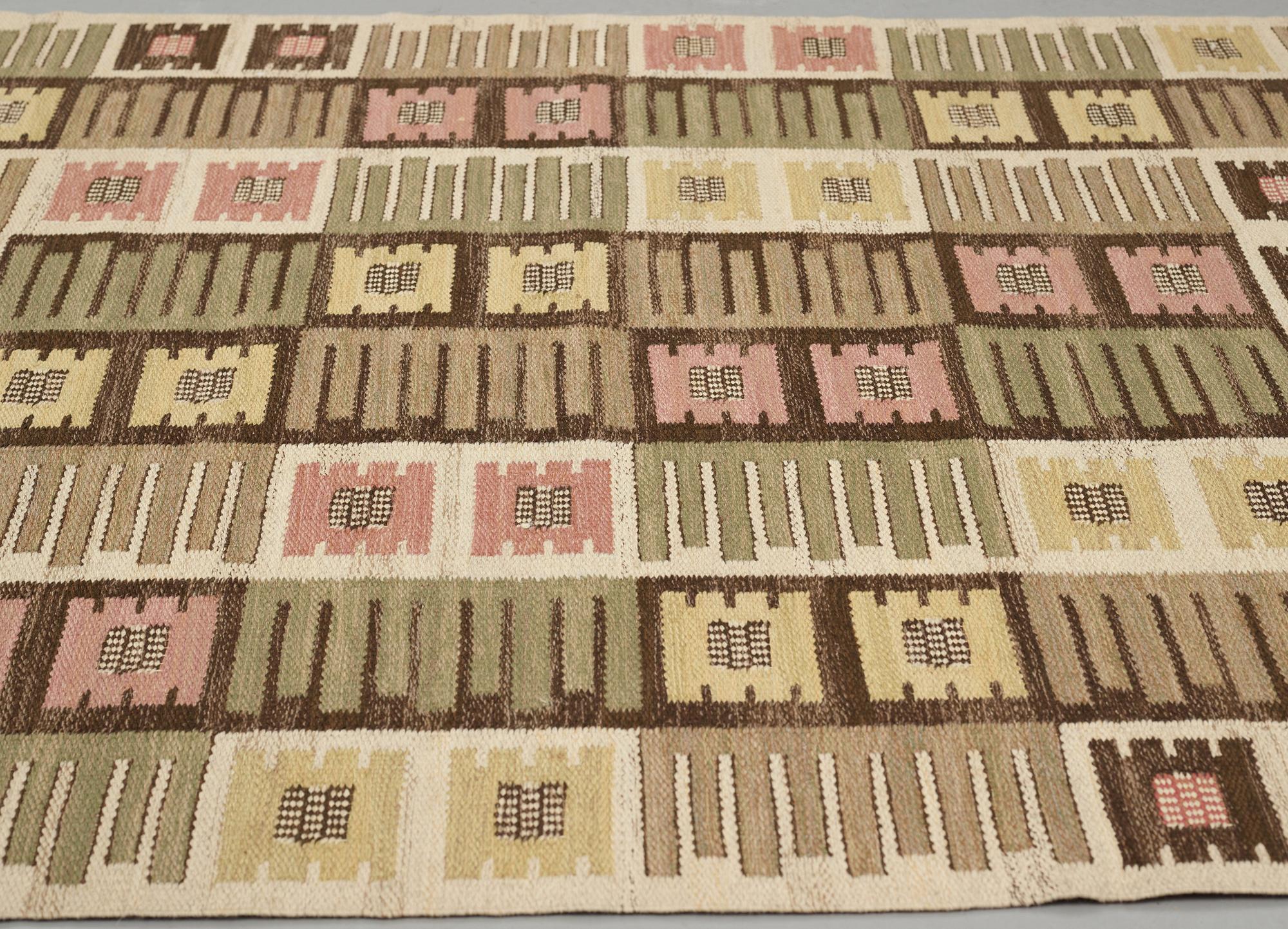 Märta Måås-Fjetterström, Matta, "Nyponblomman", rölakan, ca 213,5-214,5 x 148,5-150,5 cm, signerad AB MMF.