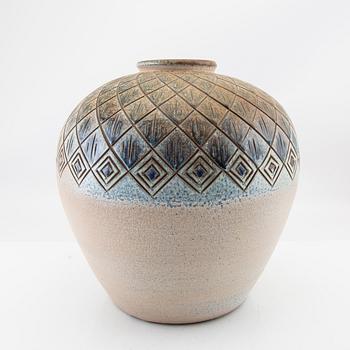 Wallåkra, a stoneware vase, Sweden, second halr of 20th century.