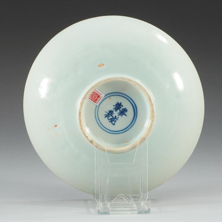 A Transitional blue and white dish, 17th Century, with hallmark.