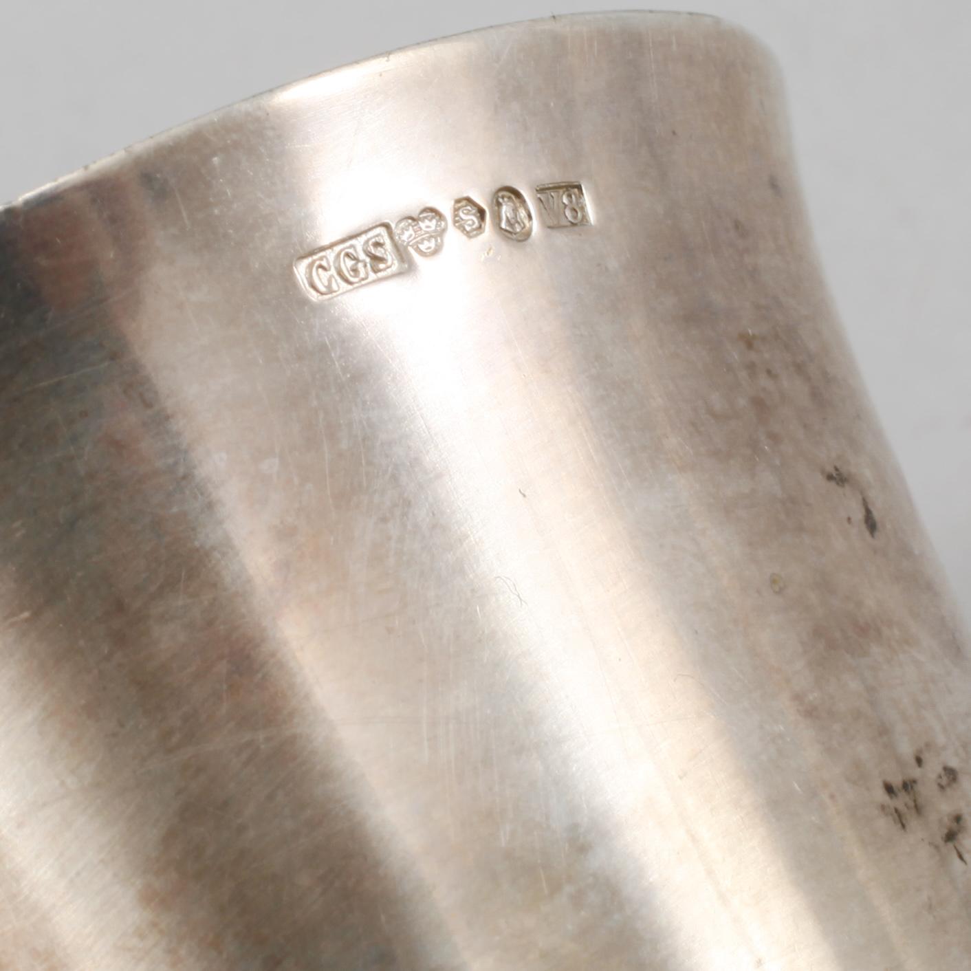 PUNSCHMUGGAR, 7 st, silver, Karl Georg Rogatius Sandberg, Stockholm, 1947, vikt 330 gram.