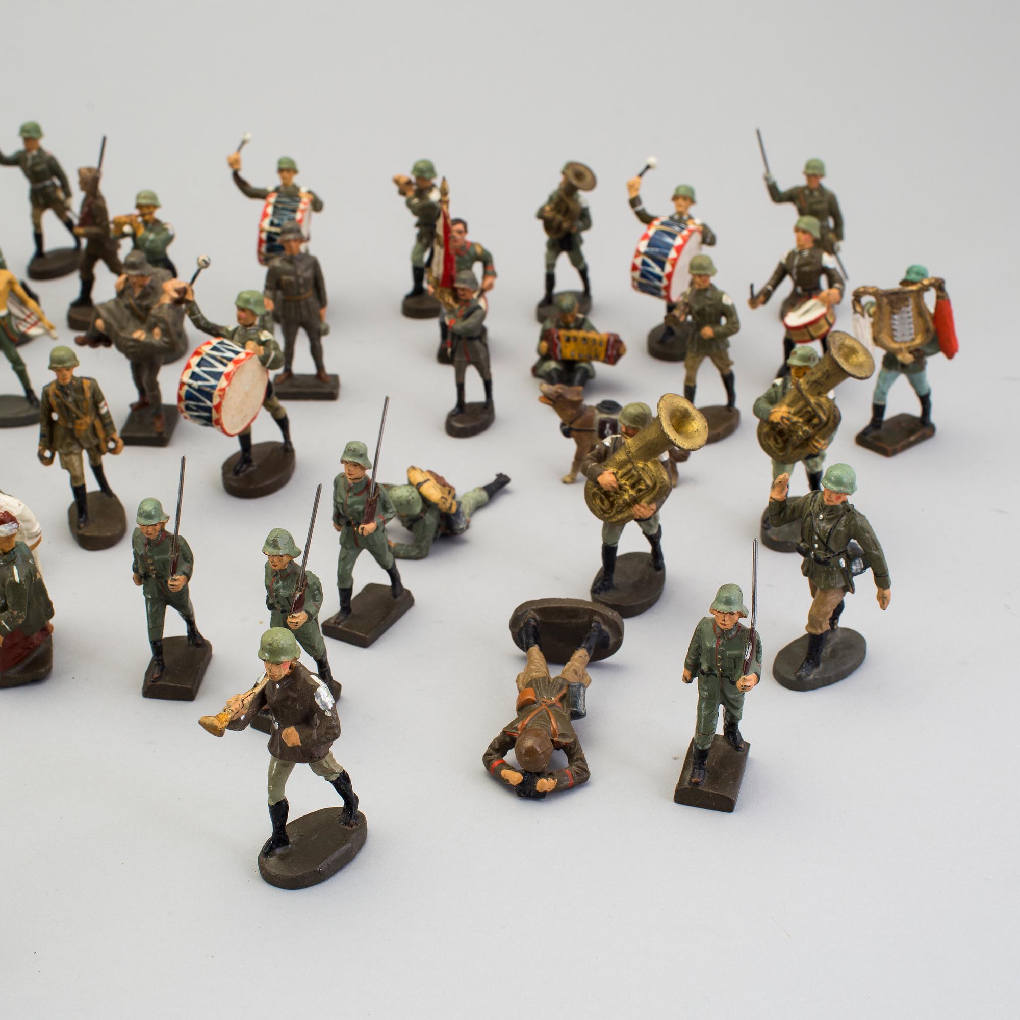 ELASTOLIN OCH LINEOL, samling med 65 figurer, Tyskland, 1930/40-tal.