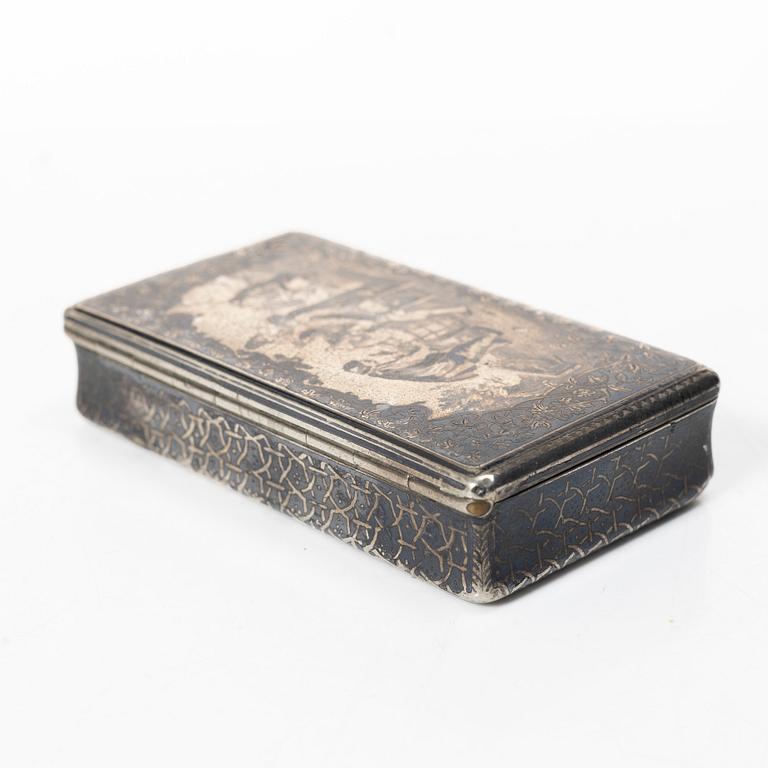 A silver niello box, French hallmarks, circa 1900.