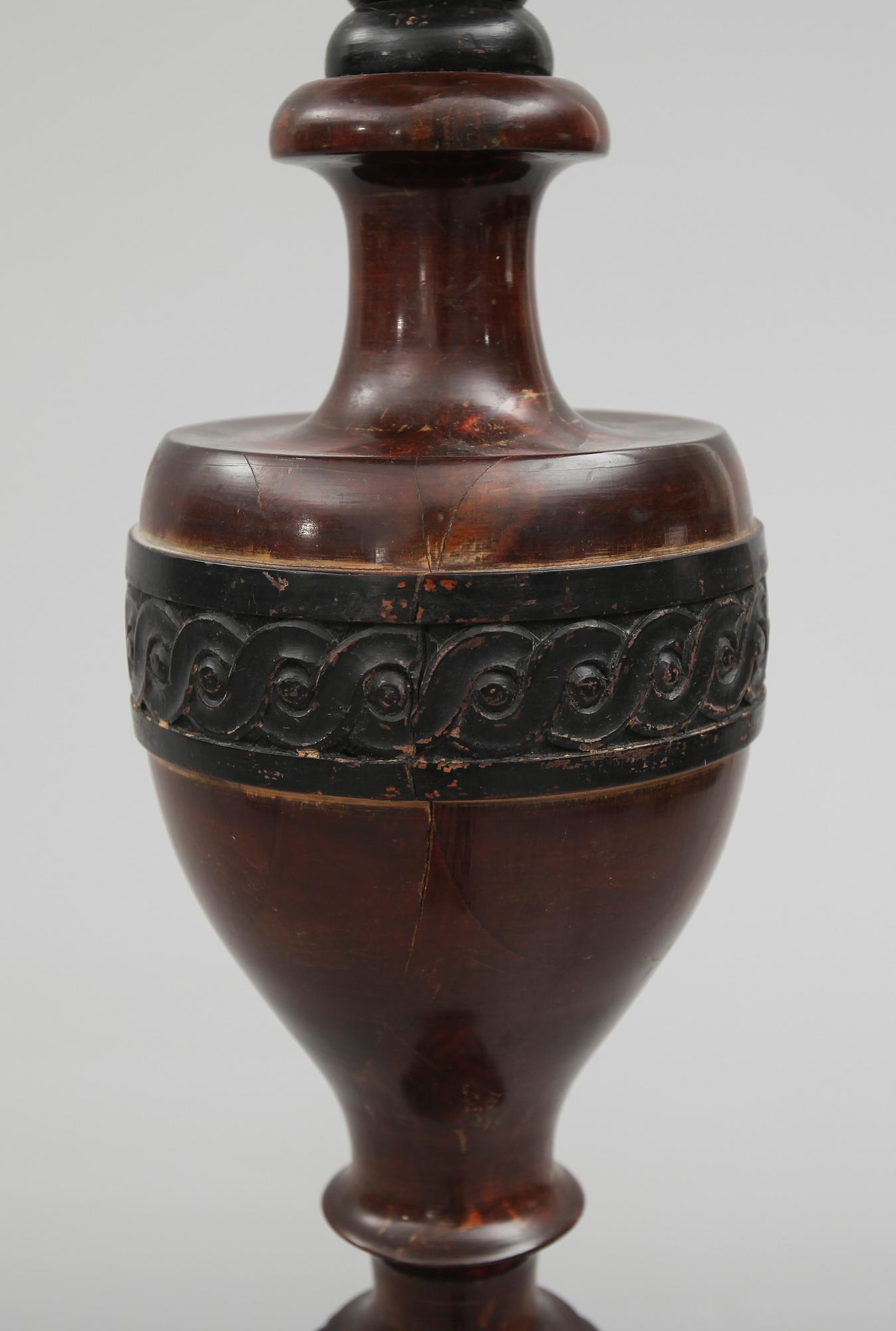 GOLVLAMPA, 1900-talets första hälft.