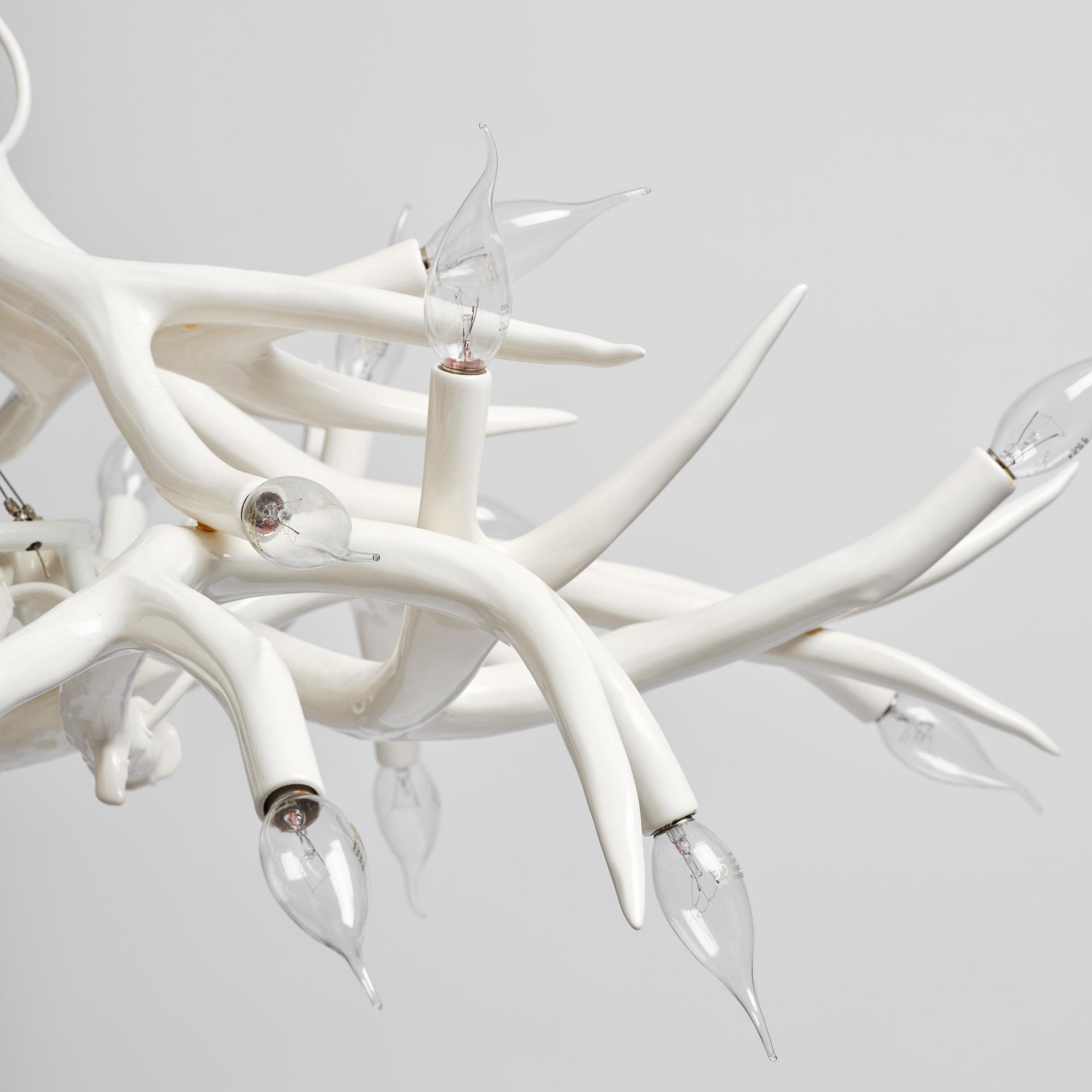 Jason Miller, takkrona, "Superordinate Chandelier 12 Antlers, taklampa, Roll & Hill, USA.