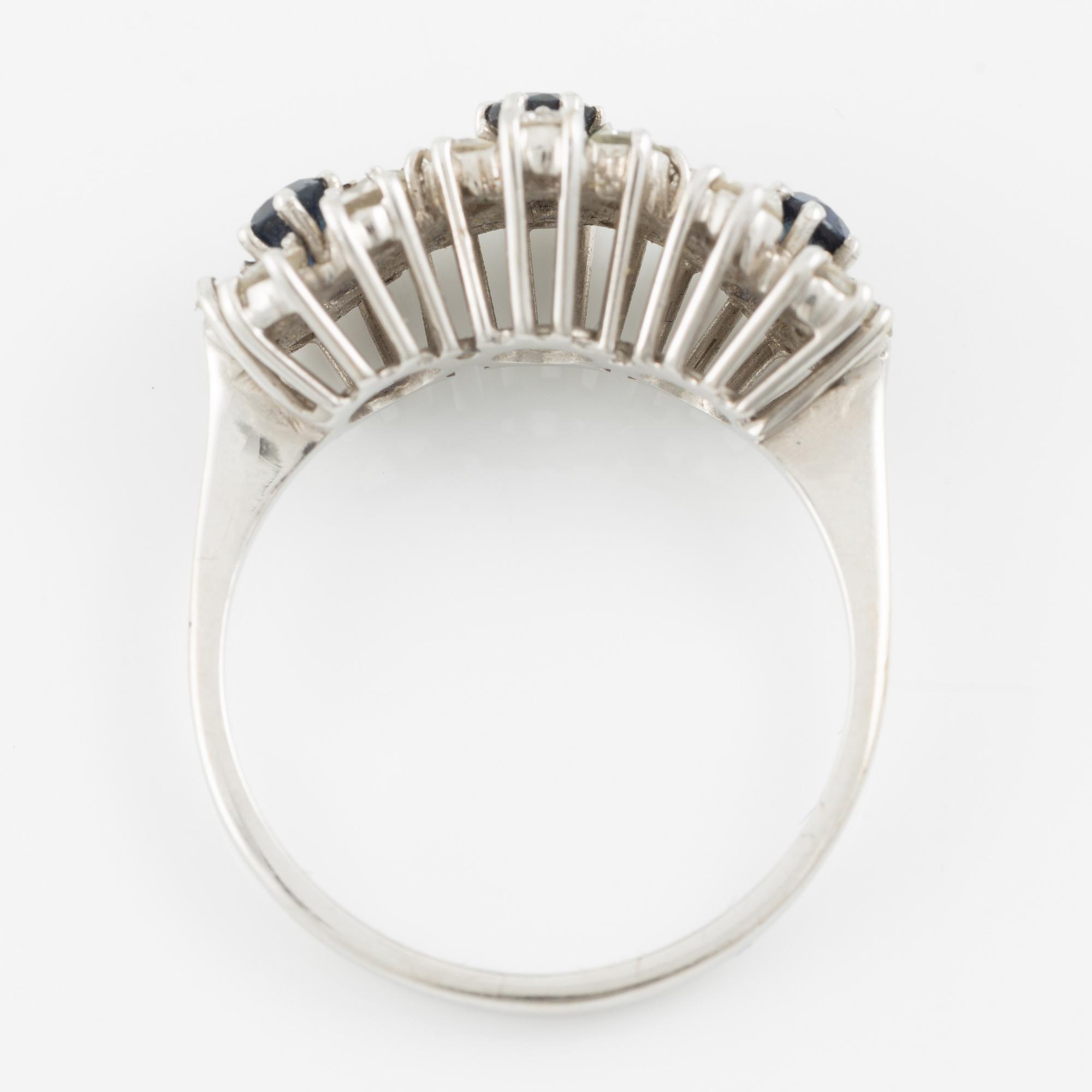 Ring in 18K white gold set with sapphires and brilliant-cut diamonds,.