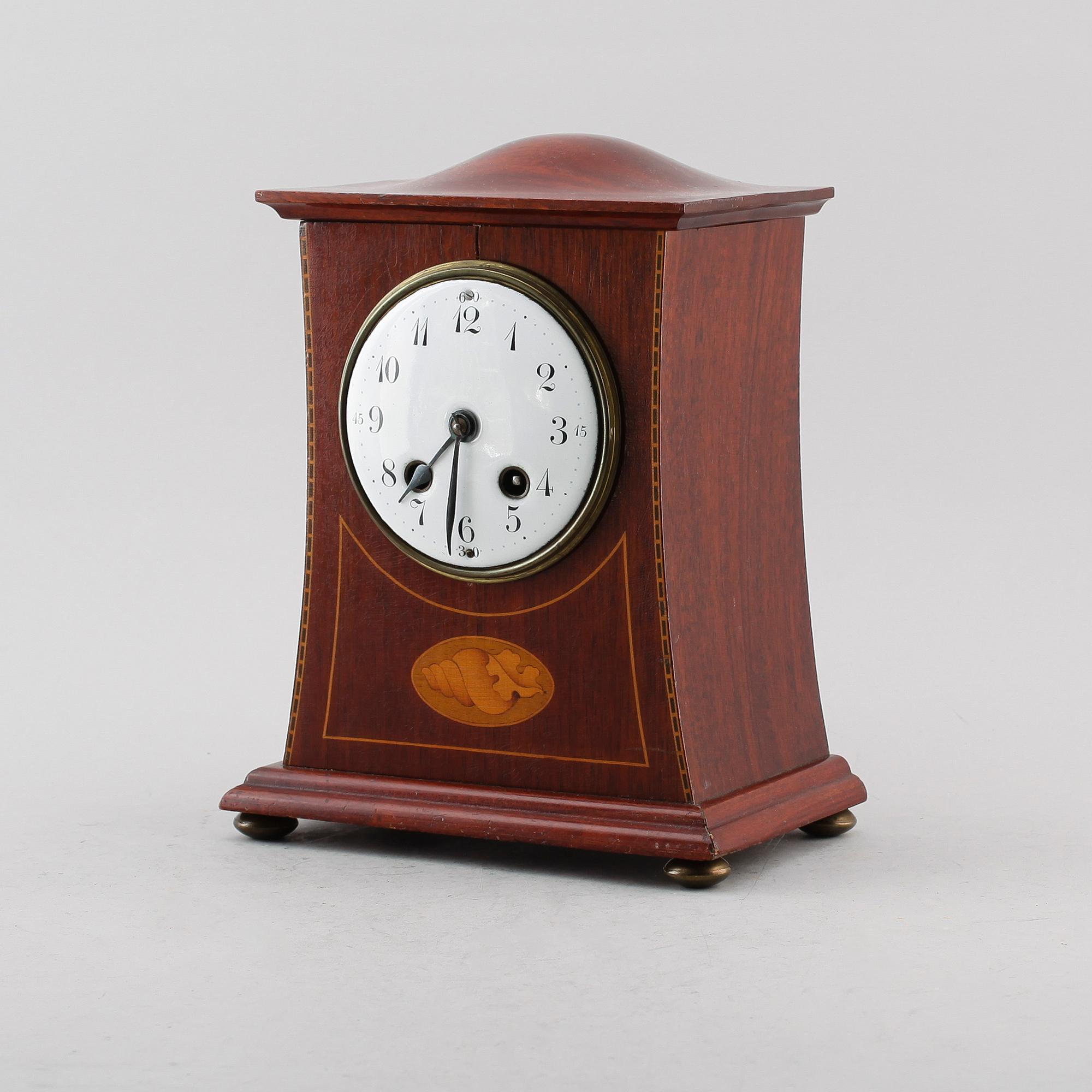 BORDSPENDYL, regencystil, England, 1900-talets första hälft.